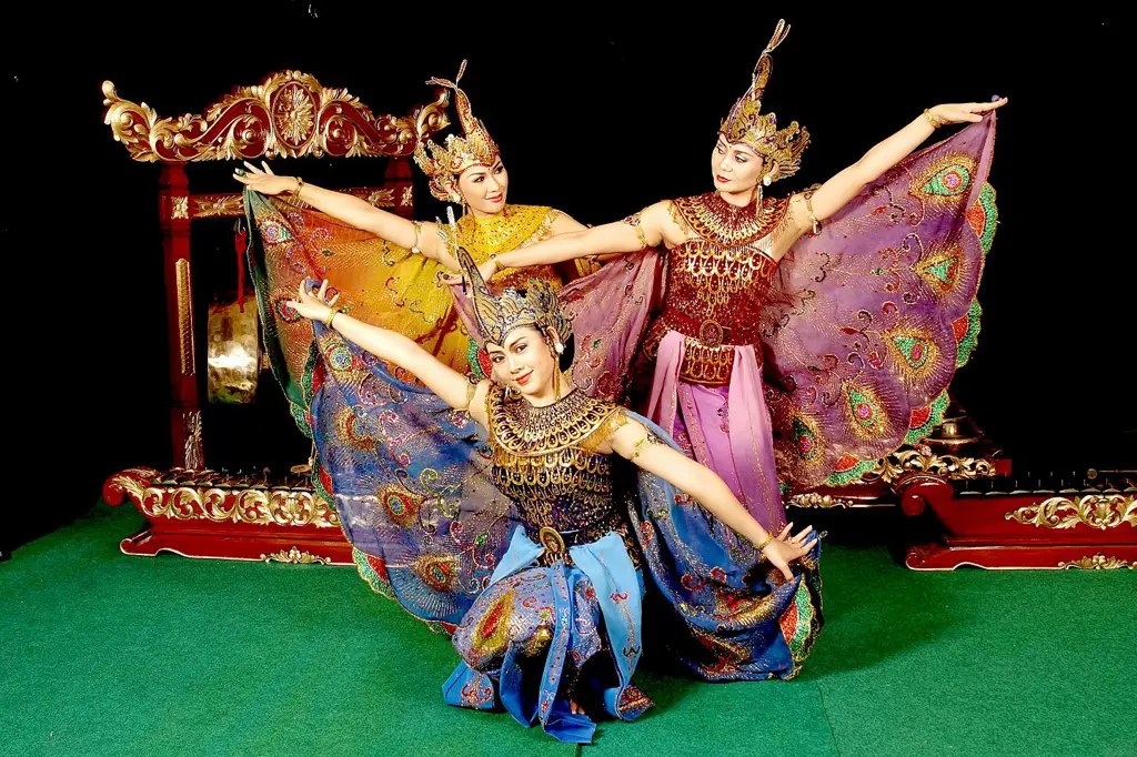 Tari tradisional Indonesia