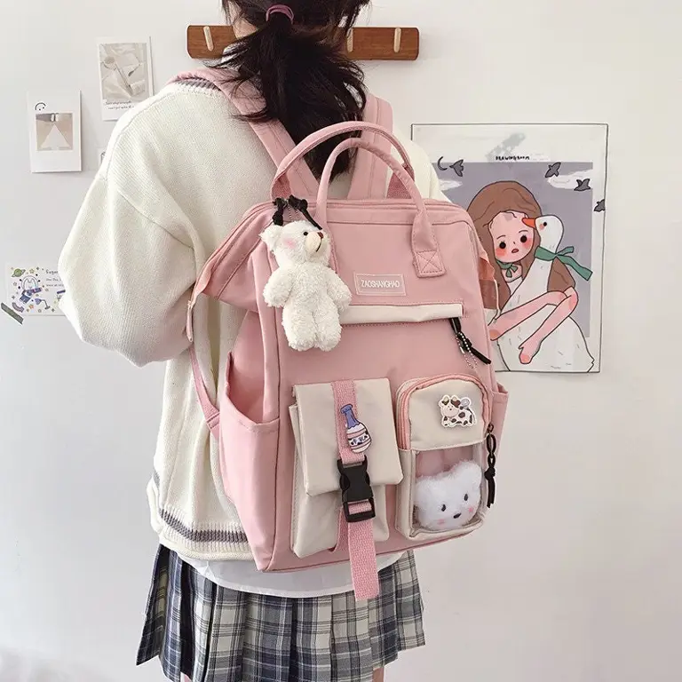 Contoh tas ransel lucu Korea dengan desain karakter yang menggemaskan