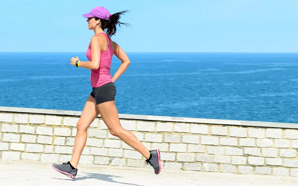 Gambar yang menunjukkan teknik jogging yang benar