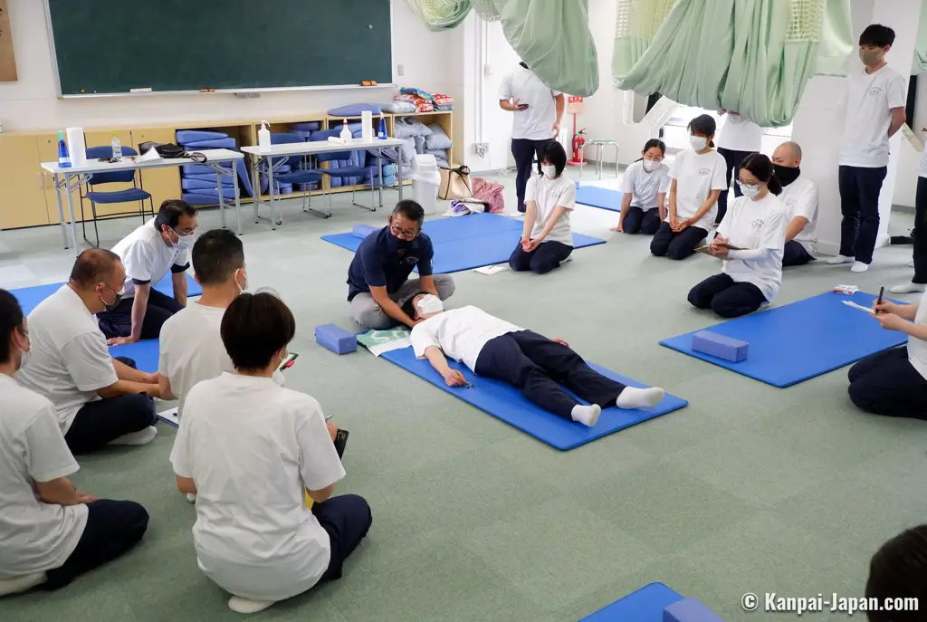 Ilustrasi pijat Shiatsu Jepang