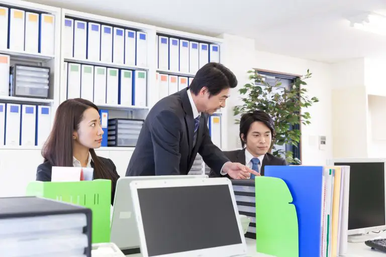 Gambar teknologi canggih yang digunakan di kantor Jepang