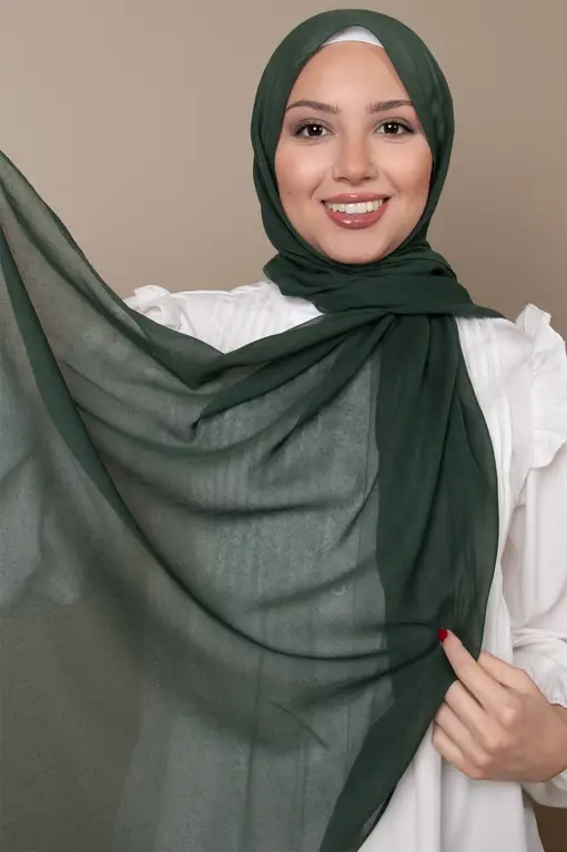 Berbagai jenis kain untuk outer hijab