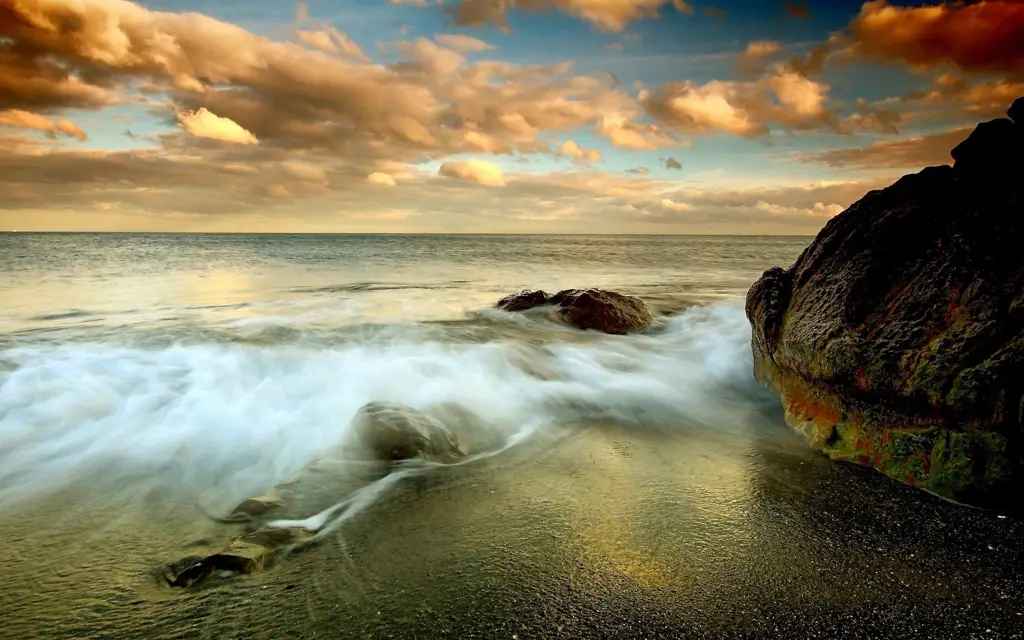 Pemandangan laut yang indah