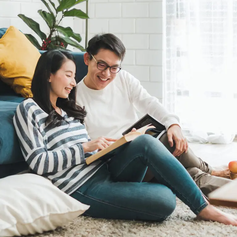 Gambar pasangan Jepang sedang menjalani terapi pasangan