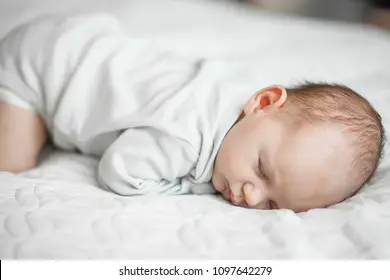 Bayi tidur nyenyak dan sehat