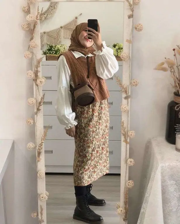 Ootd Hijab Vintage dengan Aksesori