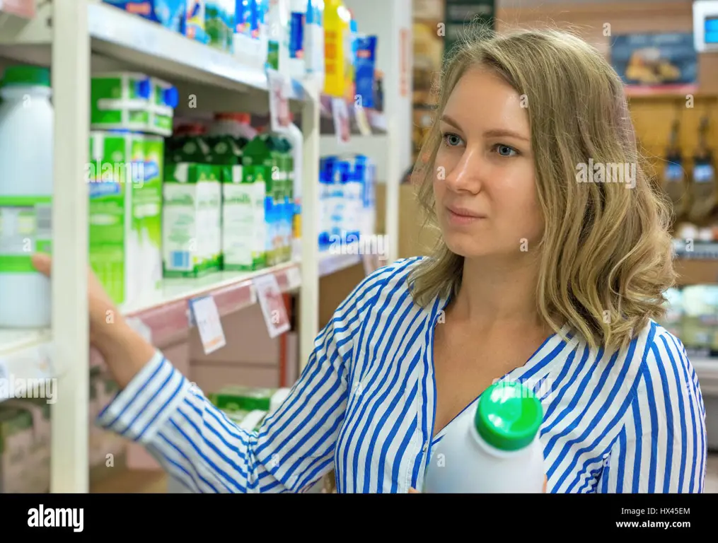 Memilih susu di supermarket