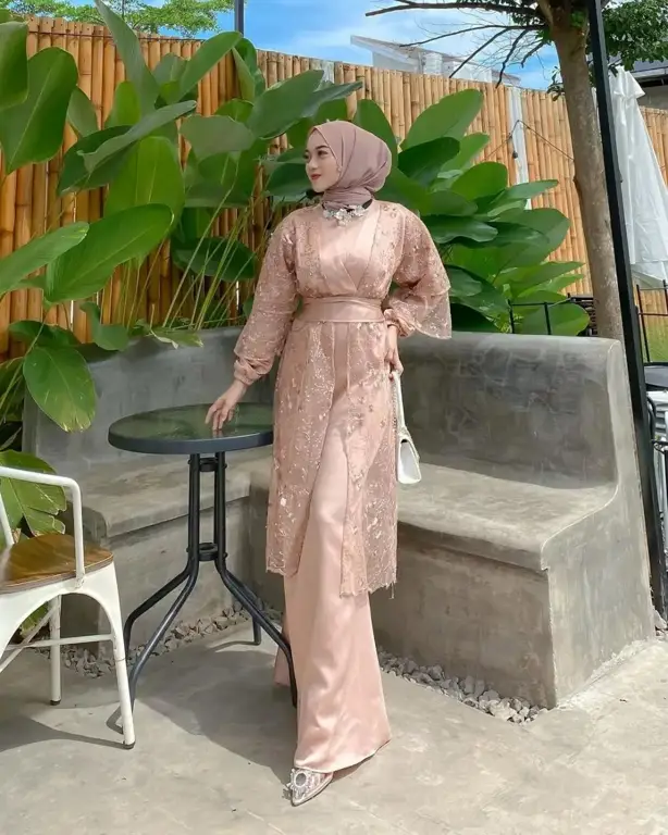 Cara merawat kebaya rose gold agar tetap awet dan indah