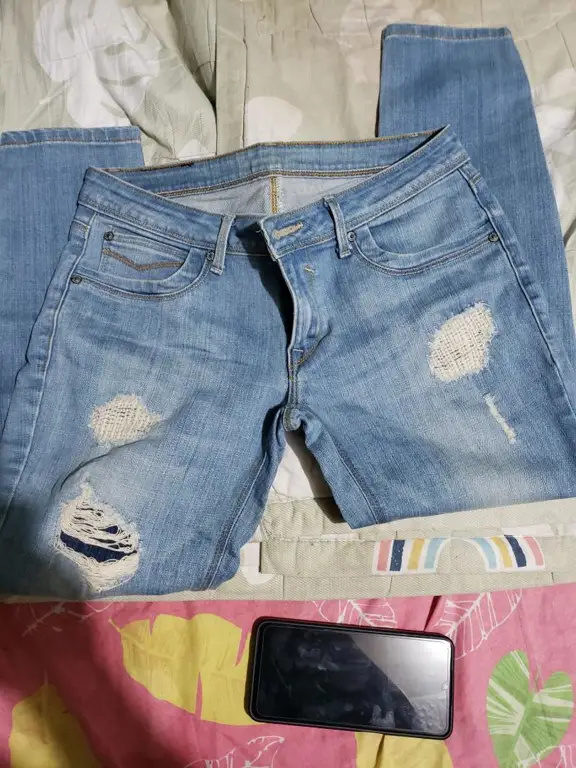 Aneka pilihan warna dan model jav jeans