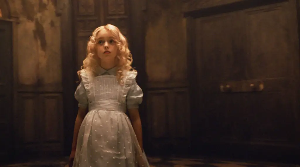 Adegan film live action Alice di Negeri Ajaib